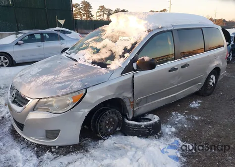 2010 Volkswagen Routan S z USA, uszkodzony, nr VIN 2V4RW4D18AR348254